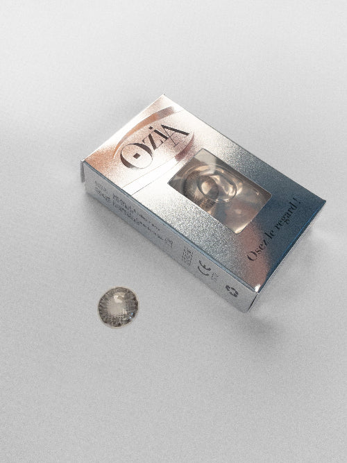 Lentilles de contact gris perle Ozia Perle Intense – regard clair et élégant sur œil foncé ou clair